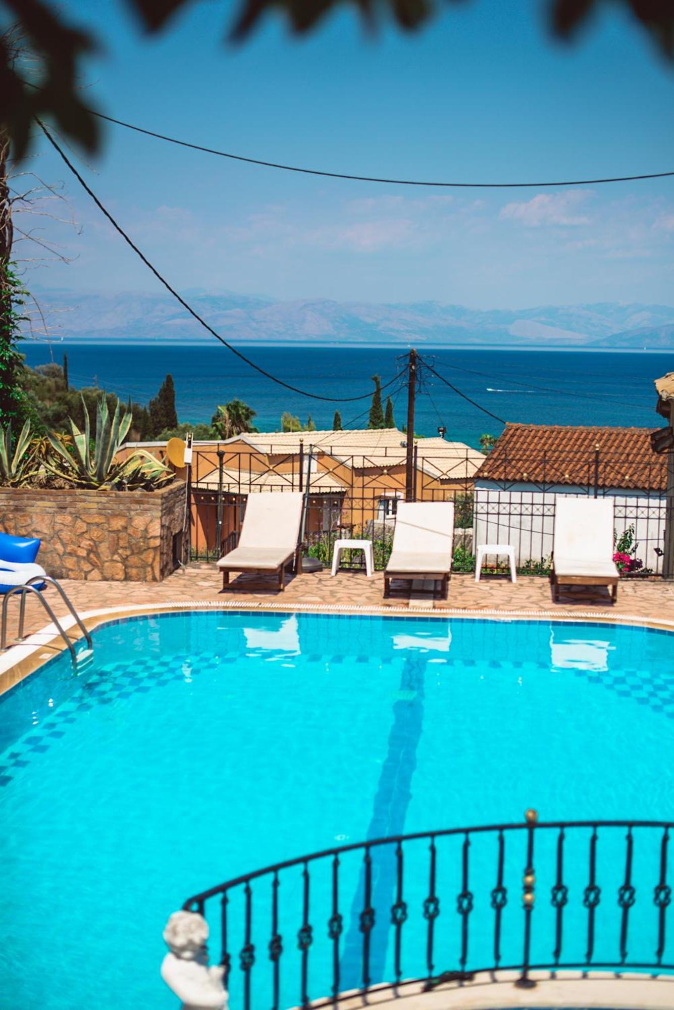 Avra Sea View Paradise Pool Apartments Мораитика Экстерьер фото